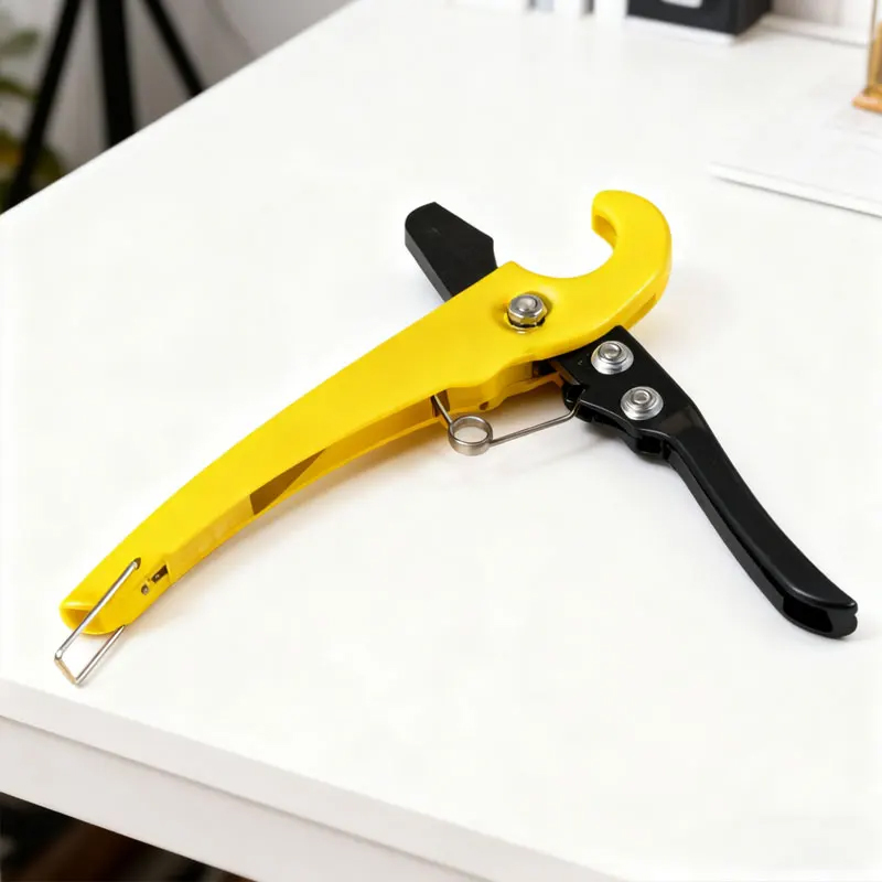 ラチェット式パイプチューブカッター（プラスチックおよび多層チ - Pipe Cutter Ratchet のレビューと価格