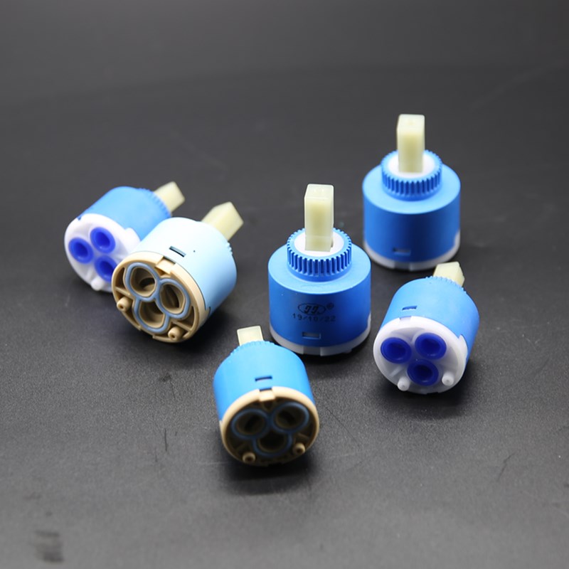 蛇口用混合スプールバルブ 25mm/35mm/40mm カー - Basin Mixer Cartridge のレビューと価格